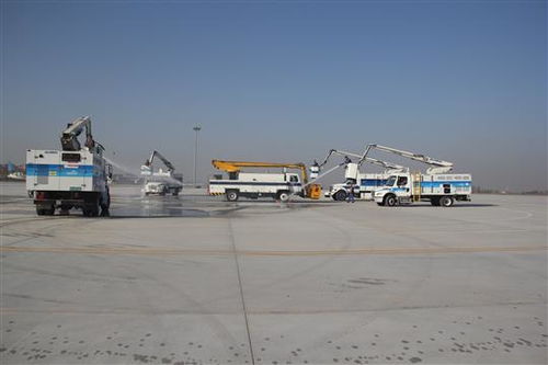 新疆机场机务认真开展航空器冬季除防冰演练 中国民用航空网